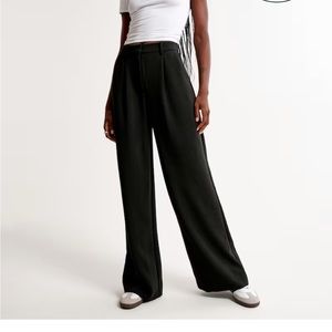 Abercrombie trousers size large short